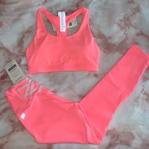 SOLD - NWT FABLETICS KESSLER HOT PINK SET